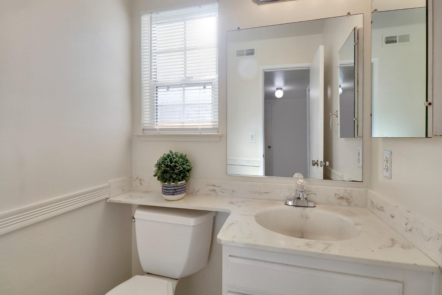 Detail Gallery Image 22 of 43 For 6209 E Dark Star Way, Orangevale,  CA 95662 - 4 Beds | 2/1 Baths