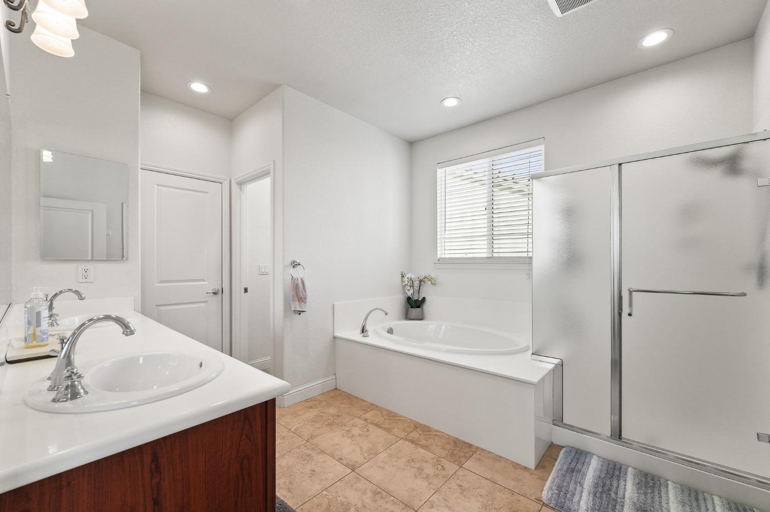 Detail Gallery Image 27 of 45 For 10112 Blue Anchor Ln, Stockton,  CA 95219 - 4 Beds | 2/1 Baths