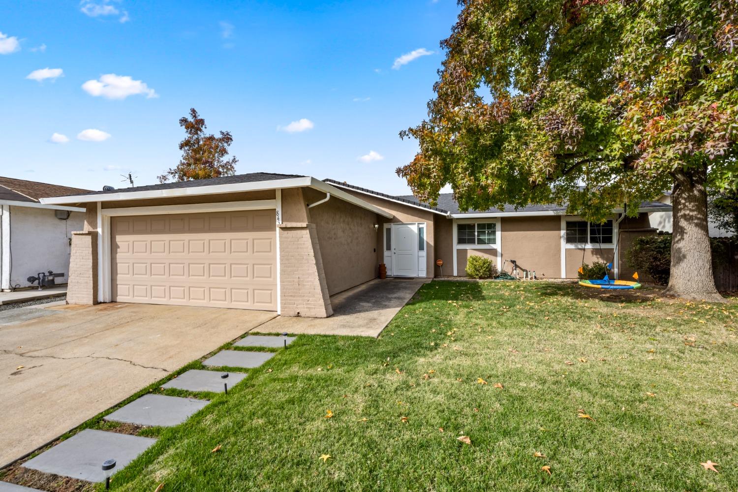 Detail Gallery Image 1 of 22 For 8429 Yardley Way, Citrus Heights,  CA 95621 - 4 Beds | 2 Baths