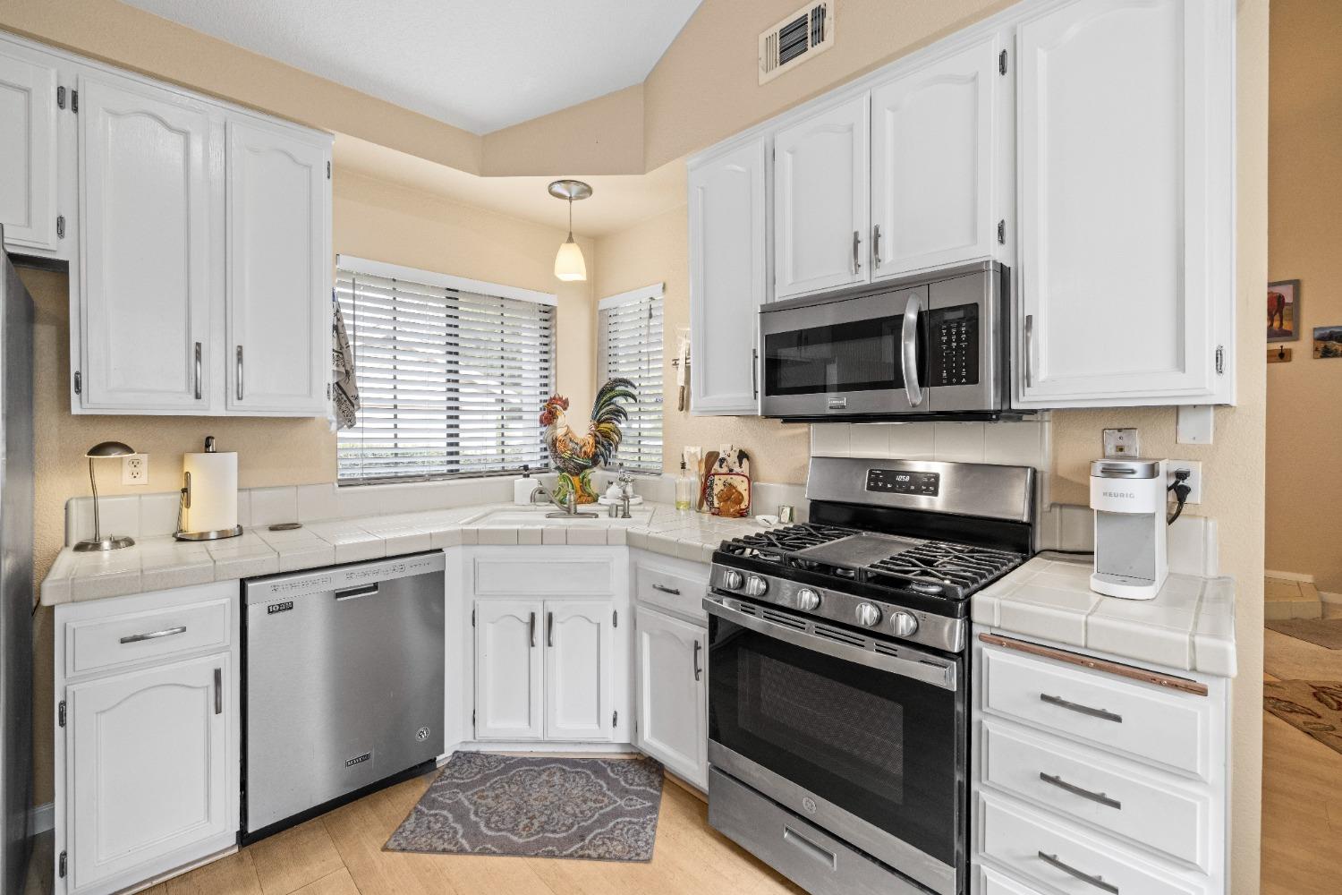 Detail Gallery Image 11 of 26 For 7611 Creekridge Ln, Citrus Heights,  CA 95610 - 2 Beds | 2 Baths