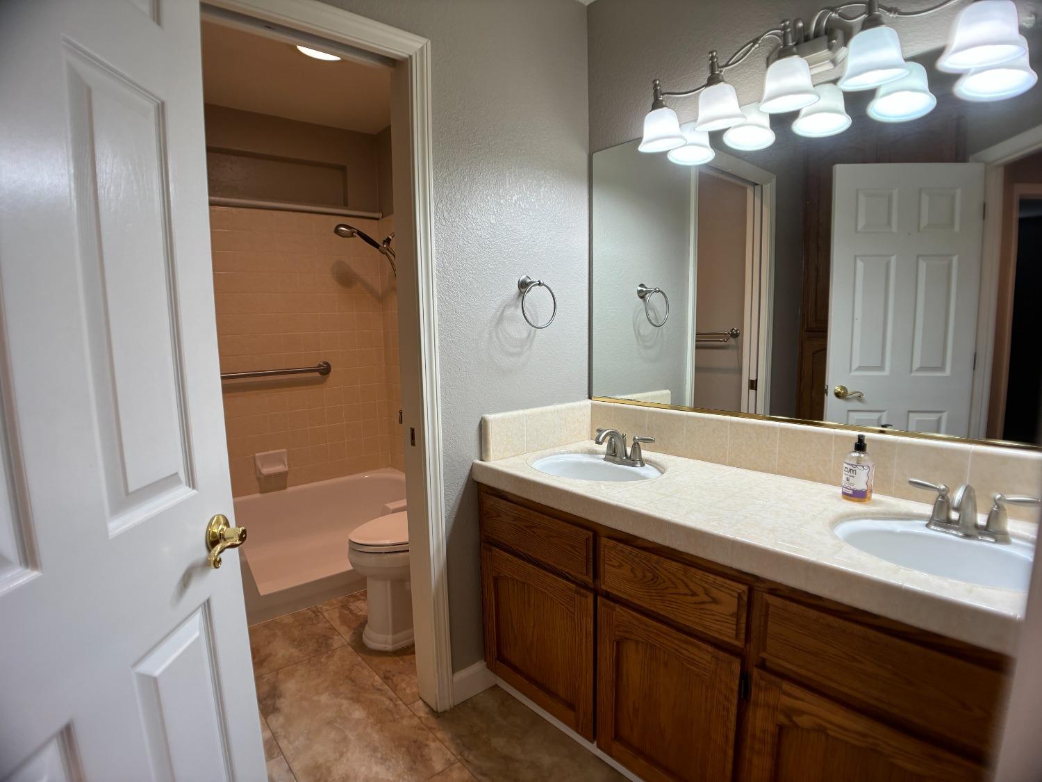 Detail Gallery Image 29 of 41 For 1941 La Costa Ct, Merced,  CA 95340 - 3 Beds | 2 Baths