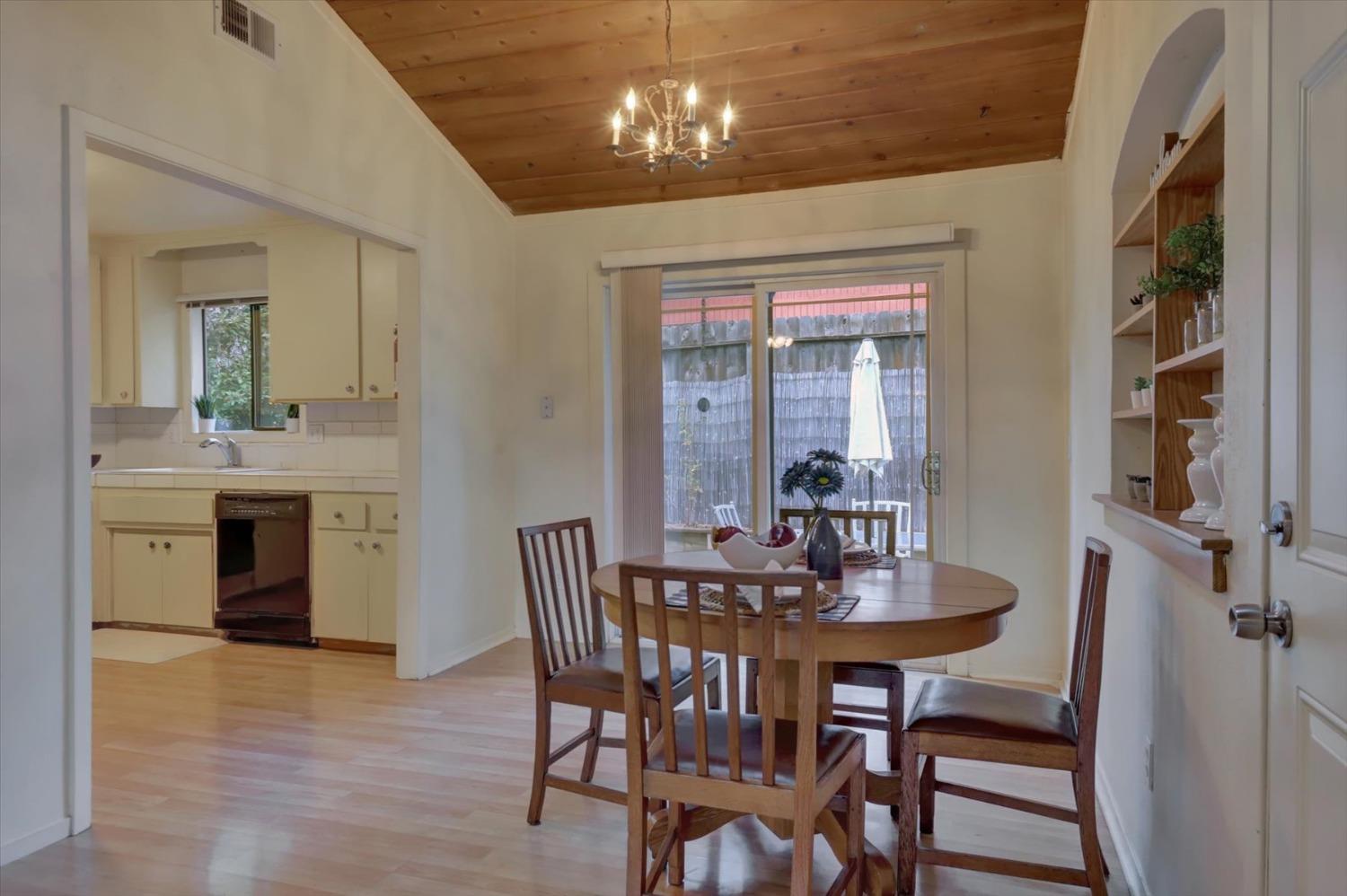 Detail Gallery Image 16 of 48 For 11882 Upper Circle Dr, Grass Valley,  CA 95949 - 3 Beds | 2 Baths