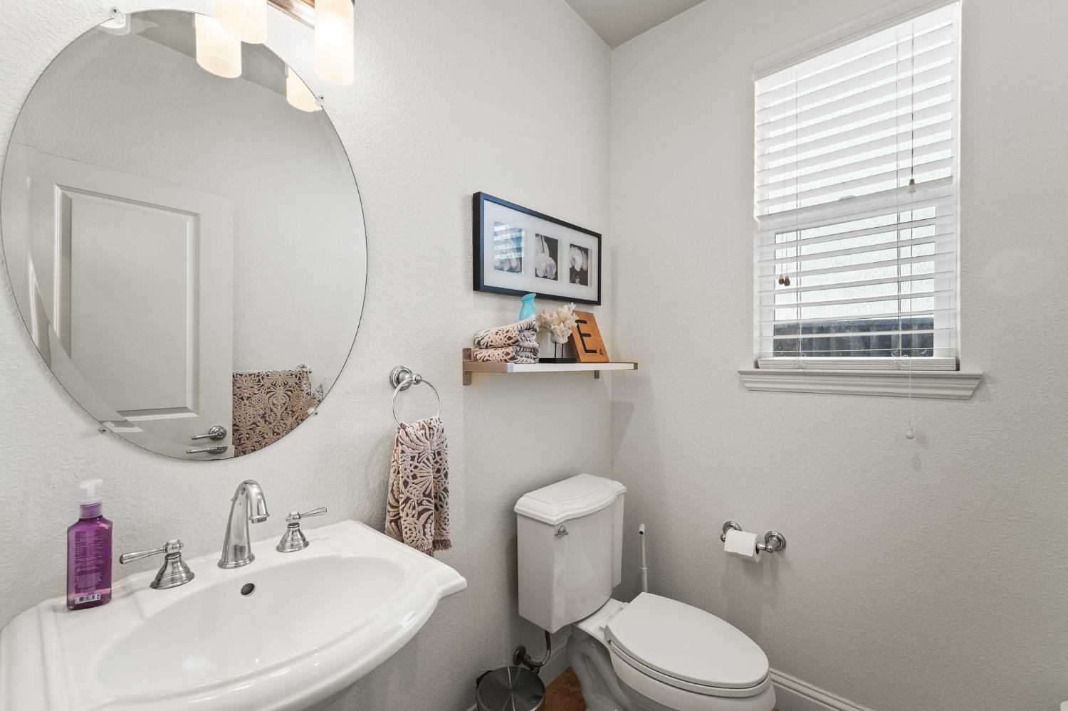 Detail Gallery Image 21 of 45 For 10112 Blue Anchor Ln, Stockton,  CA 95219 - 4 Beds | 2/1 Baths