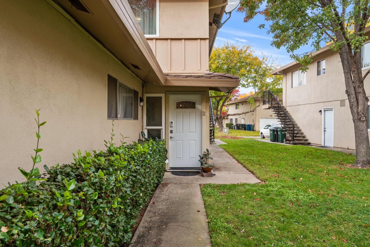 Detail Gallery Image 3 of 23 For 5079 Rhode Island Dr #2,  Sacramento,  CA 95841 - 2 Beds | 1 Baths