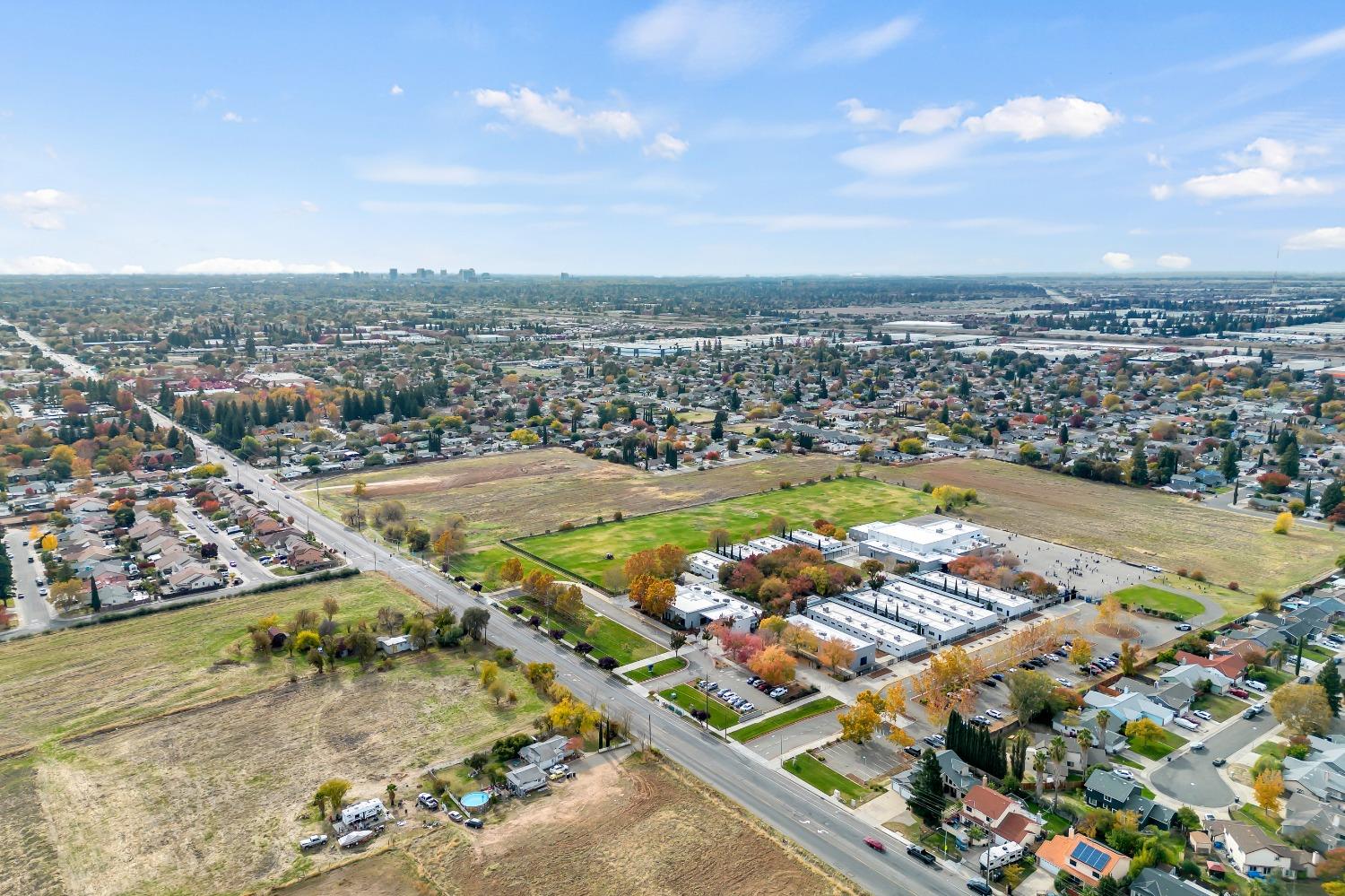 Detail Gallery Image 52 of 53 For 407 Berthoud St, Sacramento,  CA 95838 - 3 Beds | 2 Baths