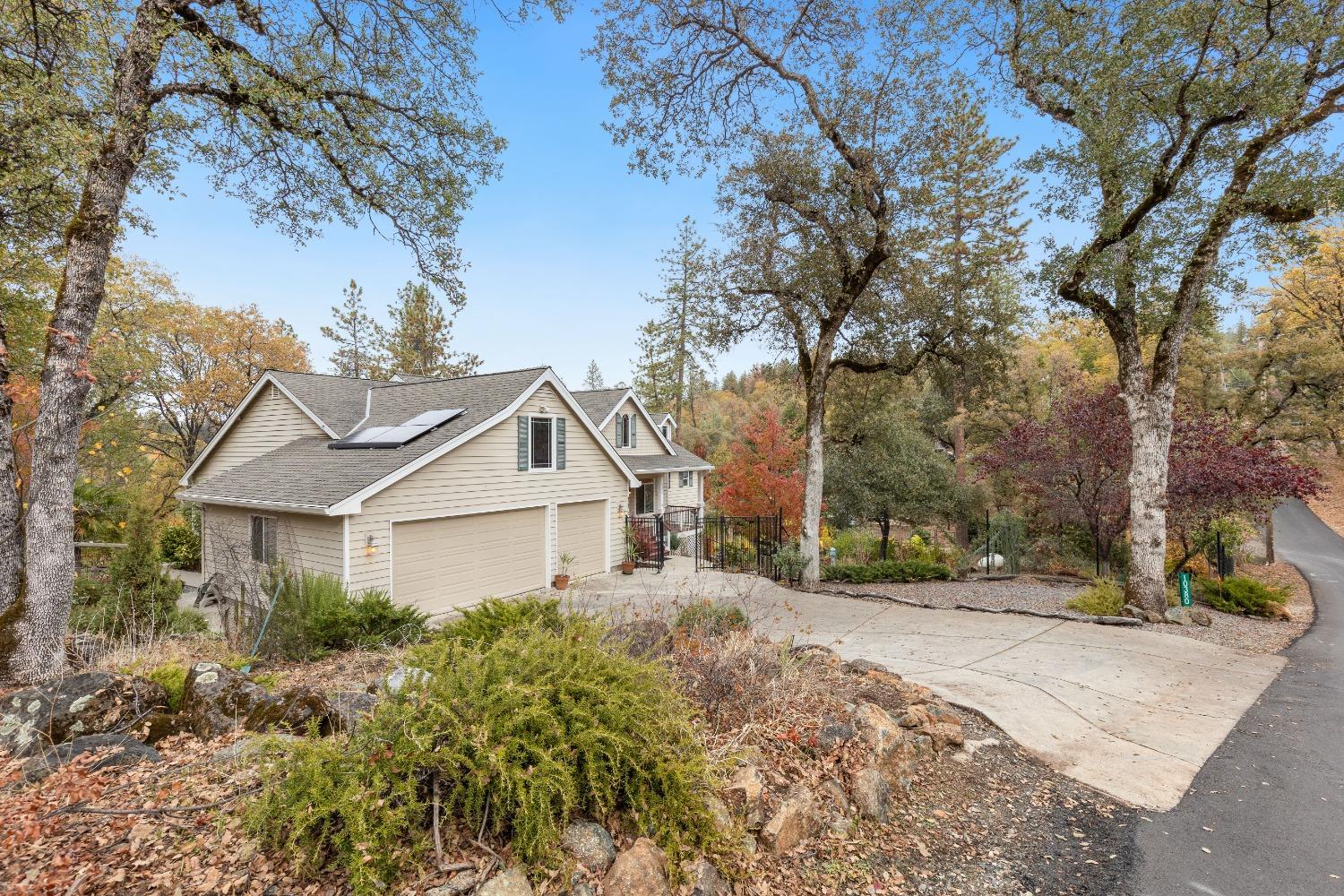 Detail Gallery Image 28 of 50 For 10380 Maranatha Pl, Grass Valley,  CA 95949 - 4 Beds | 4 Baths