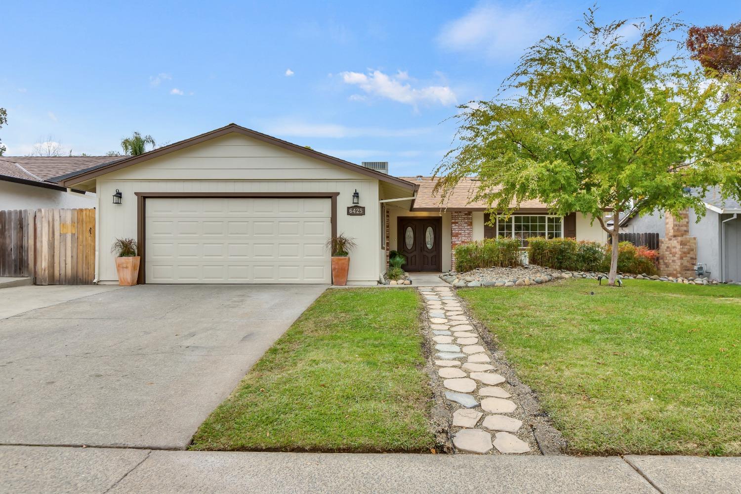 Detail Gallery Image 1 of 48 For 6425 Trajan Dr, Orangevale,  CA 95662 - 3 Beds | 2 Baths