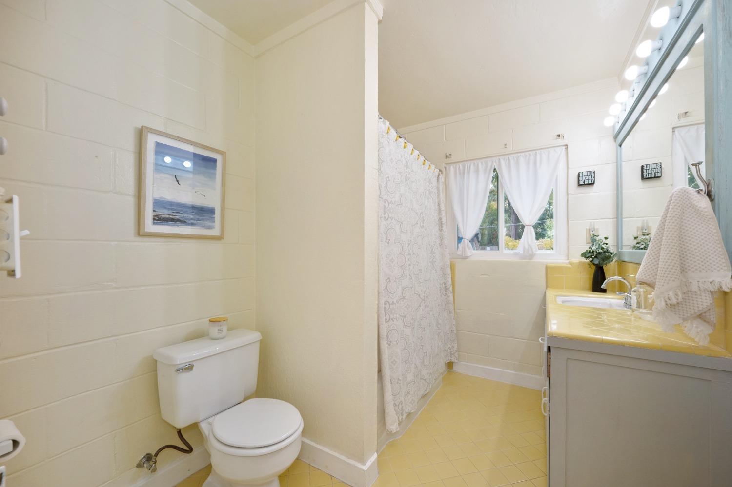 Detail Gallery Image 28 of 51 For 960 Inez Way, Sacramento,  CA 95822 - 2 Beds | 1 Baths