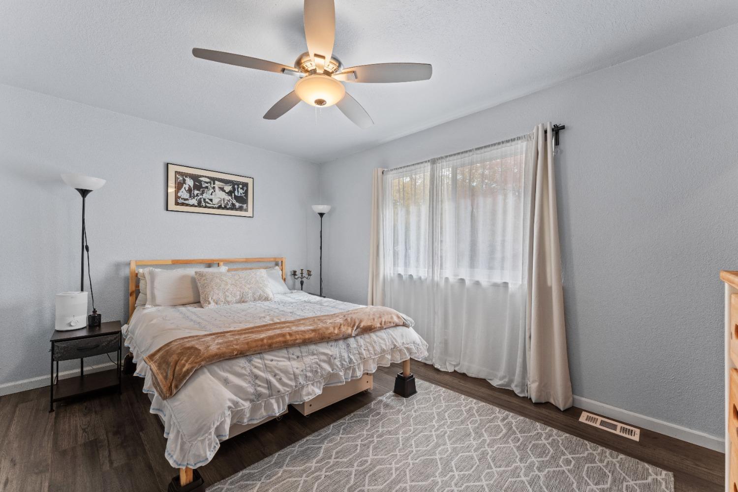 Detail Gallery Image 14 of 23 For 5079 Rhode Island Dr #2,  Sacramento,  CA 95841 - 2 Beds | 1 Baths