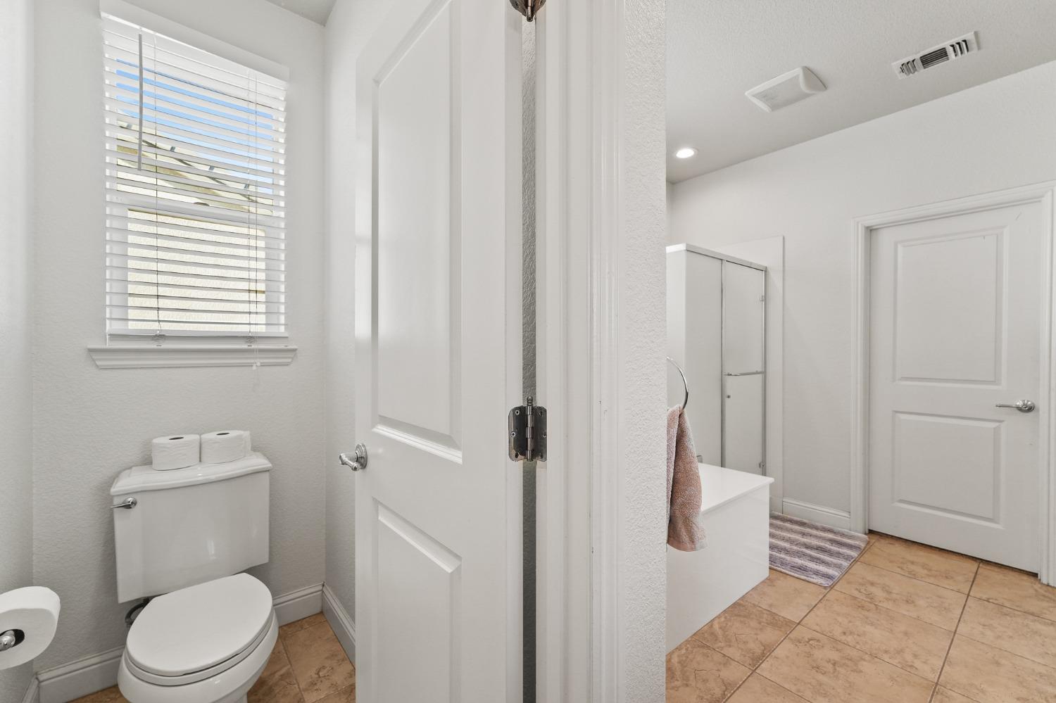 Detail Gallery Image 29 of 45 For 10112 Blue Anchor Ln, Stockton,  CA 95219 - 4 Beds | 2/1 Baths