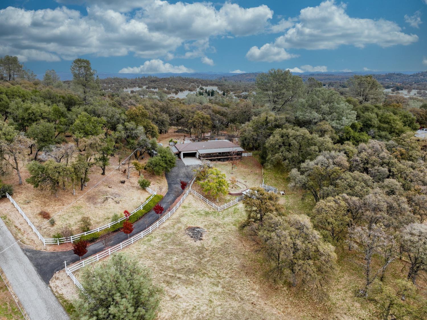 Detail Gallery Image 7 of 51 For 5870 Lone Star Valley Rd, Auburn,  CA 95602 - 3 Beds | 2 Baths