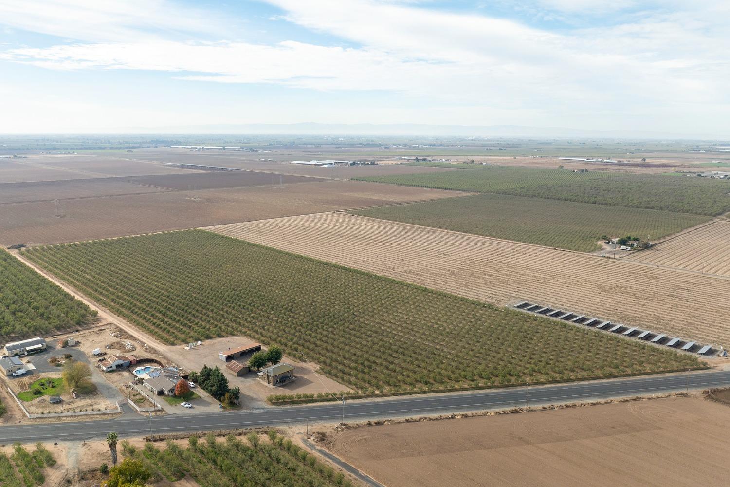 Detail Gallery Image 2 of 77 For 22484 Mariposa Rd, Escalon,  CA 95320 - 3 Beds | 1/1 Baths