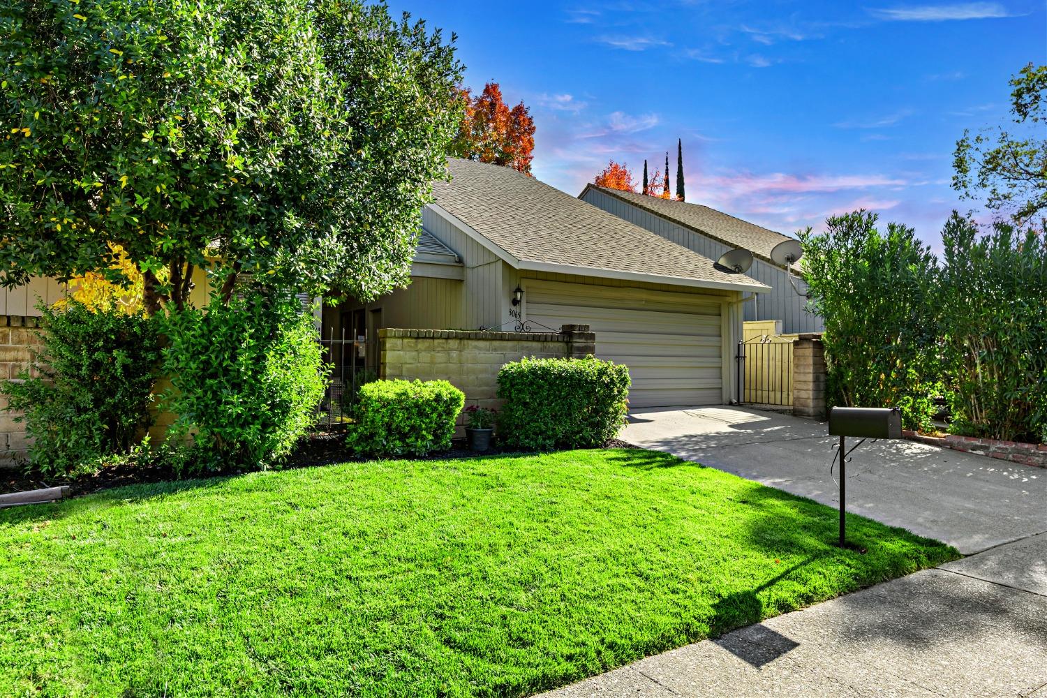 Detail Gallery Image 2 of 34 For 8065 Sawgrass Cir, Citrus Heights,  CA 95610 - 3 Beds | 2 Baths