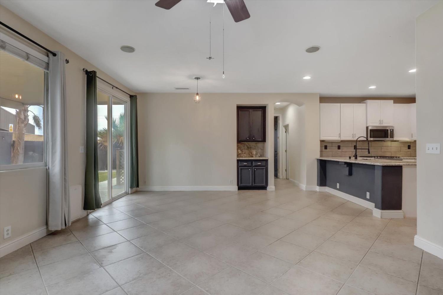 Detail Gallery Image 17 of 61 For 5712 Melbury Way, Antelope,  CA 95843 - 3 Beds | 2 Baths