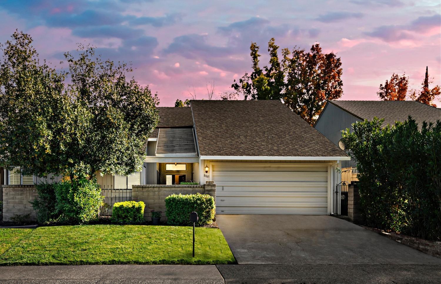 Detail Gallery Image 1 of 34 For 8065 Sawgrass Cir, Citrus Heights,  CA 95610 - 3 Beds | 2 Baths