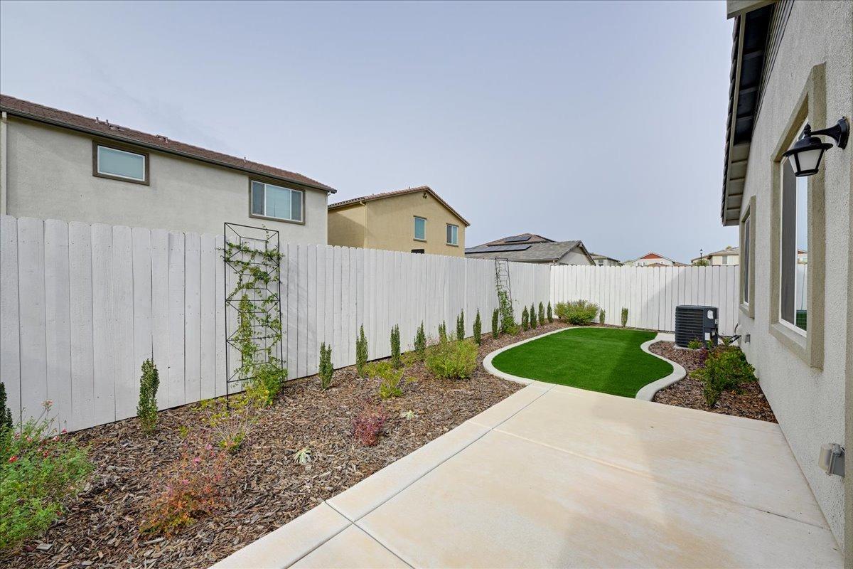 Detail Gallery Image 34 of 35 For 2240 Borealis Cir, Roseville,  CA 95747 - 3 Beds | 2 Baths