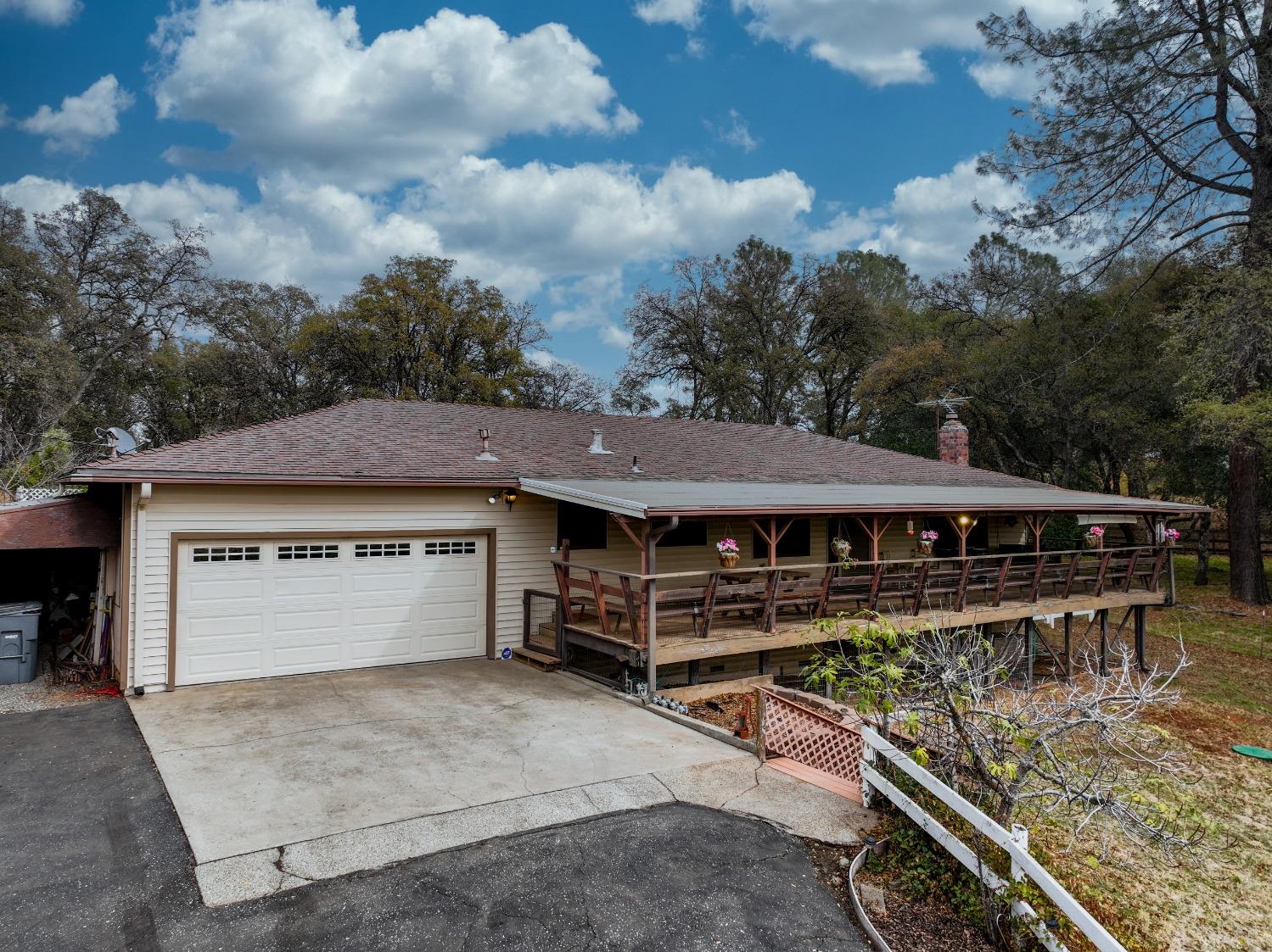 Detail Gallery Image 3 of 51 For 5870 Lone Star Valley Rd, Auburn,  CA 95602 - 3 Beds | 2 Baths