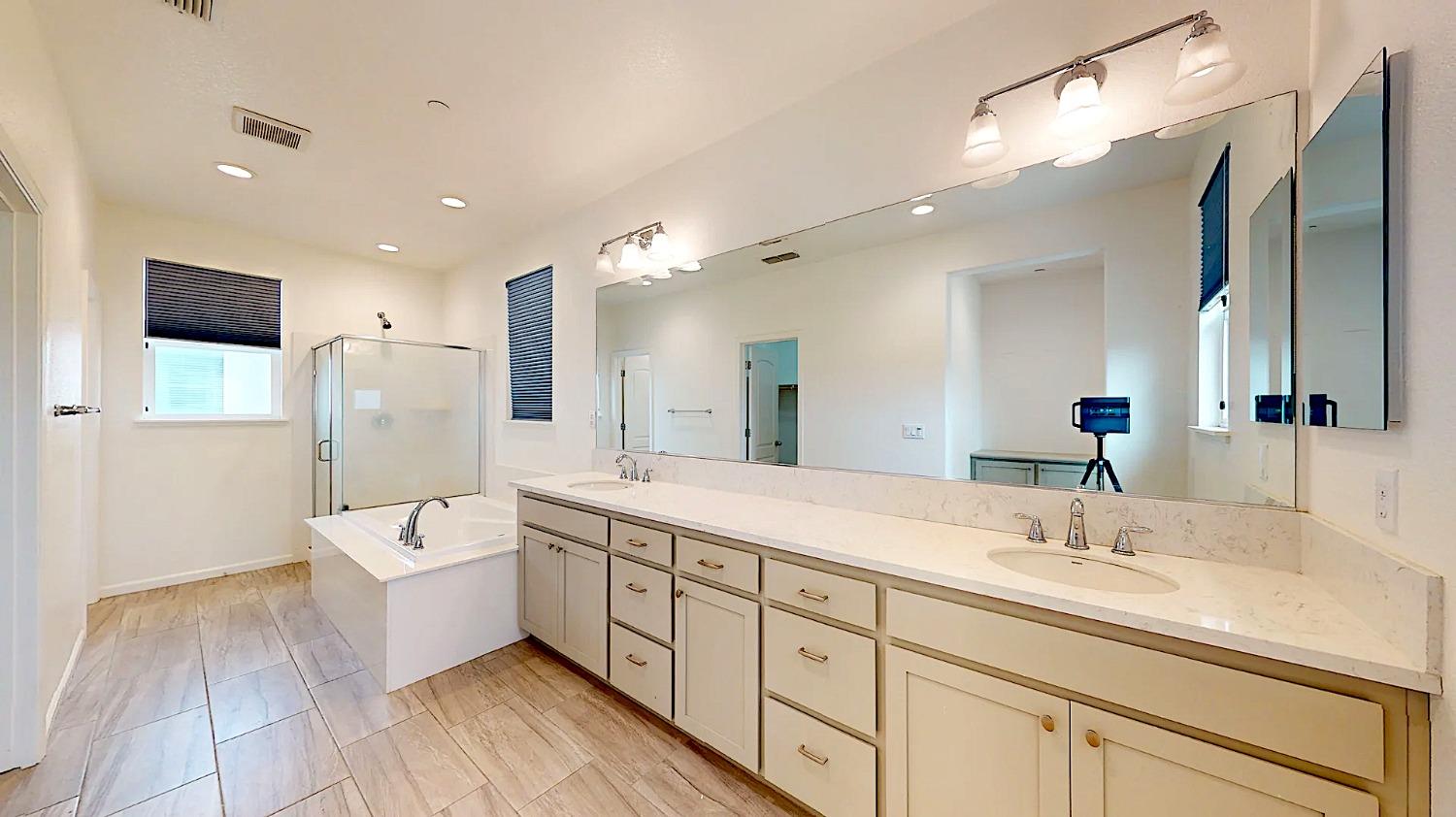 Detail Gallery Image 29 of 52 For 1720 Solano Ct, Lathrop,  CA 95330 - 5 Beds | 4/1 Baths