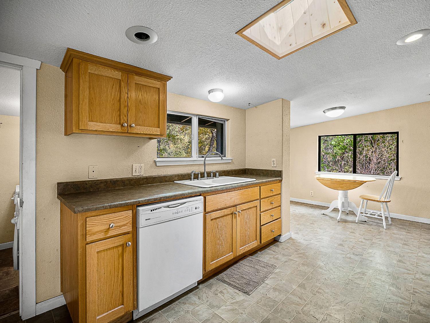 Detail Gallery Image 10 of 23 For 2873 Willow St, Placerville,  CA 95667 - 2 Beds | 1 Baths