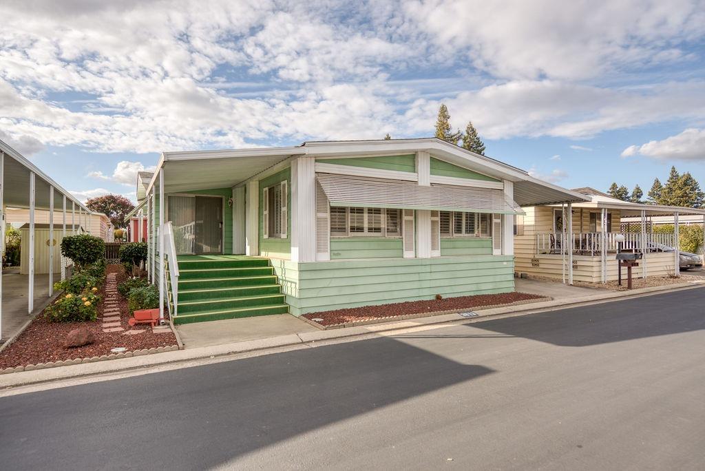 Detail Gallery Image 2 of 30 For 3813 Pali Pl, Modesto,  CA 95355 - 2 Beds | 2 Baths