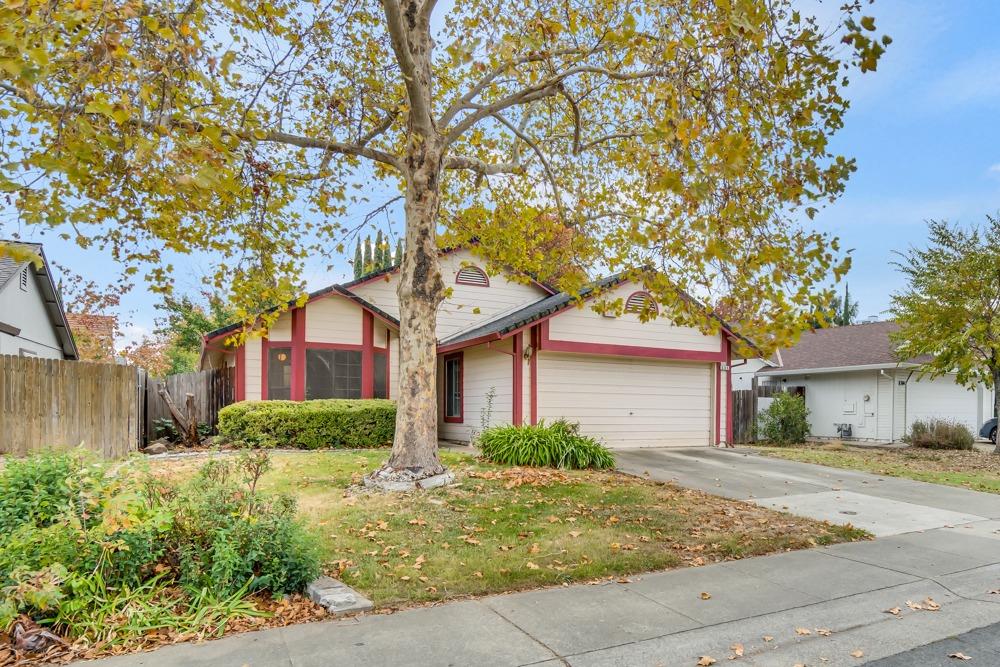 Detail Gallery Image 2 of 42 For 6348 Lochinvar Way, Sacramento,  CA 95823 - 2 Beds | 2 Baths