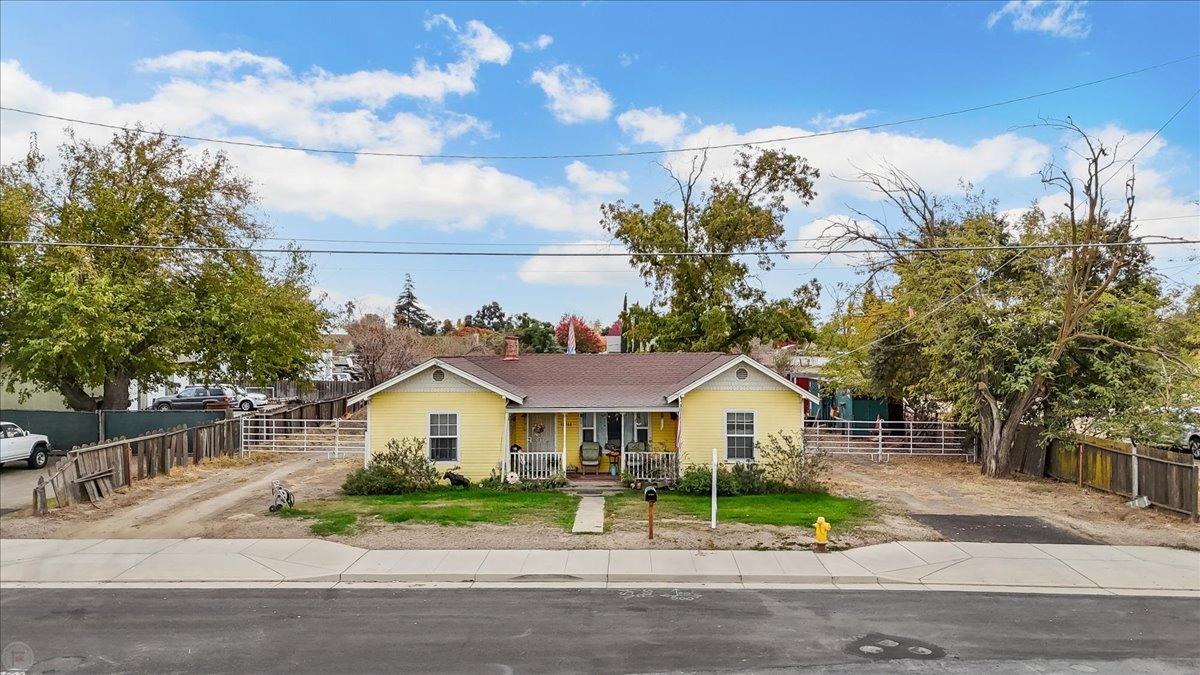 Detail Gallery Image 1 of 34 For 12308 Yosemite Blvd, Waterford,  CA 95386 - 2 Beds | 1 Baths