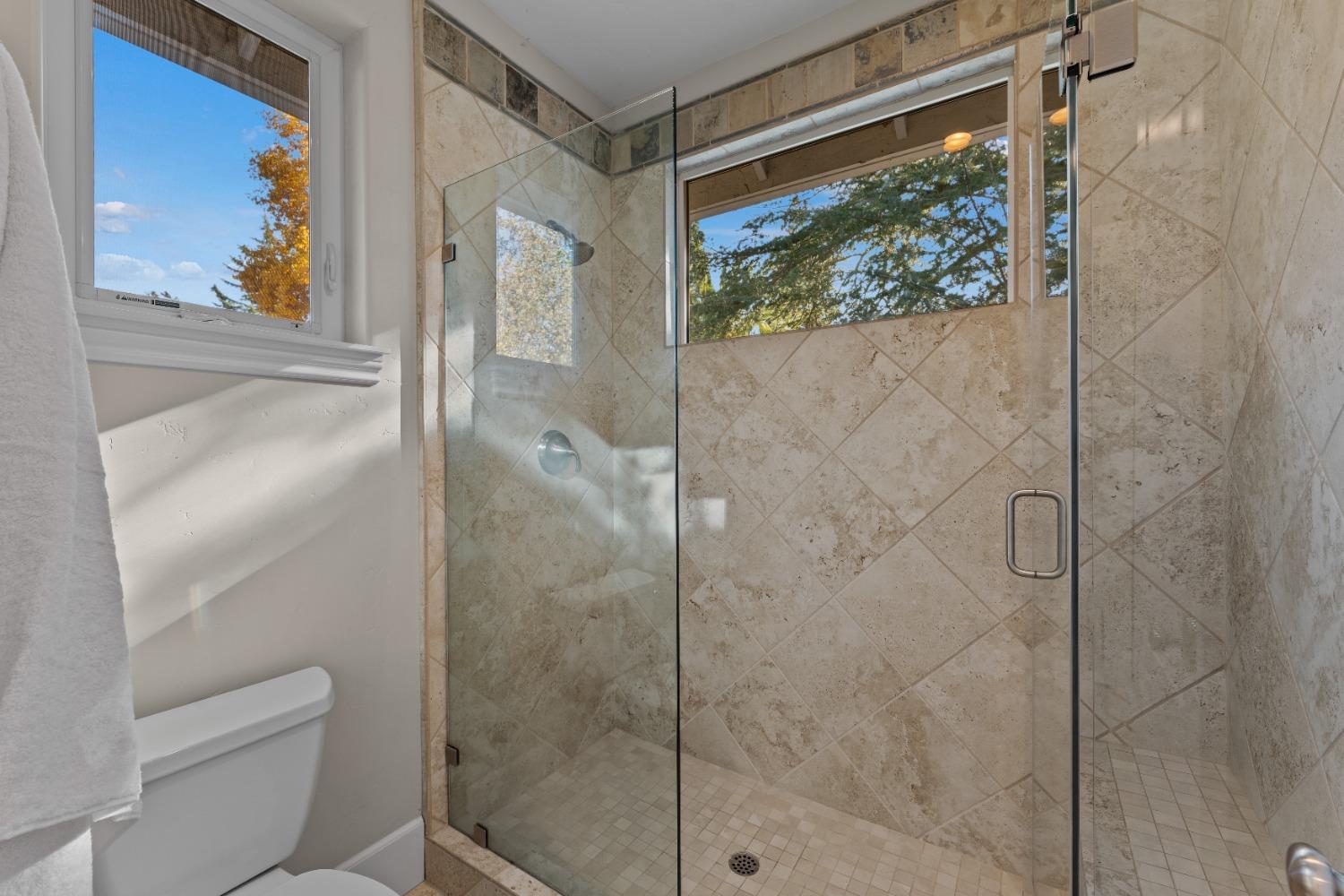 Detail Gallery Image 34 of 58 For 8050 Morningside Dr, Granite Bay,  CA 95746 - 6 Beds | 4/1 Baths