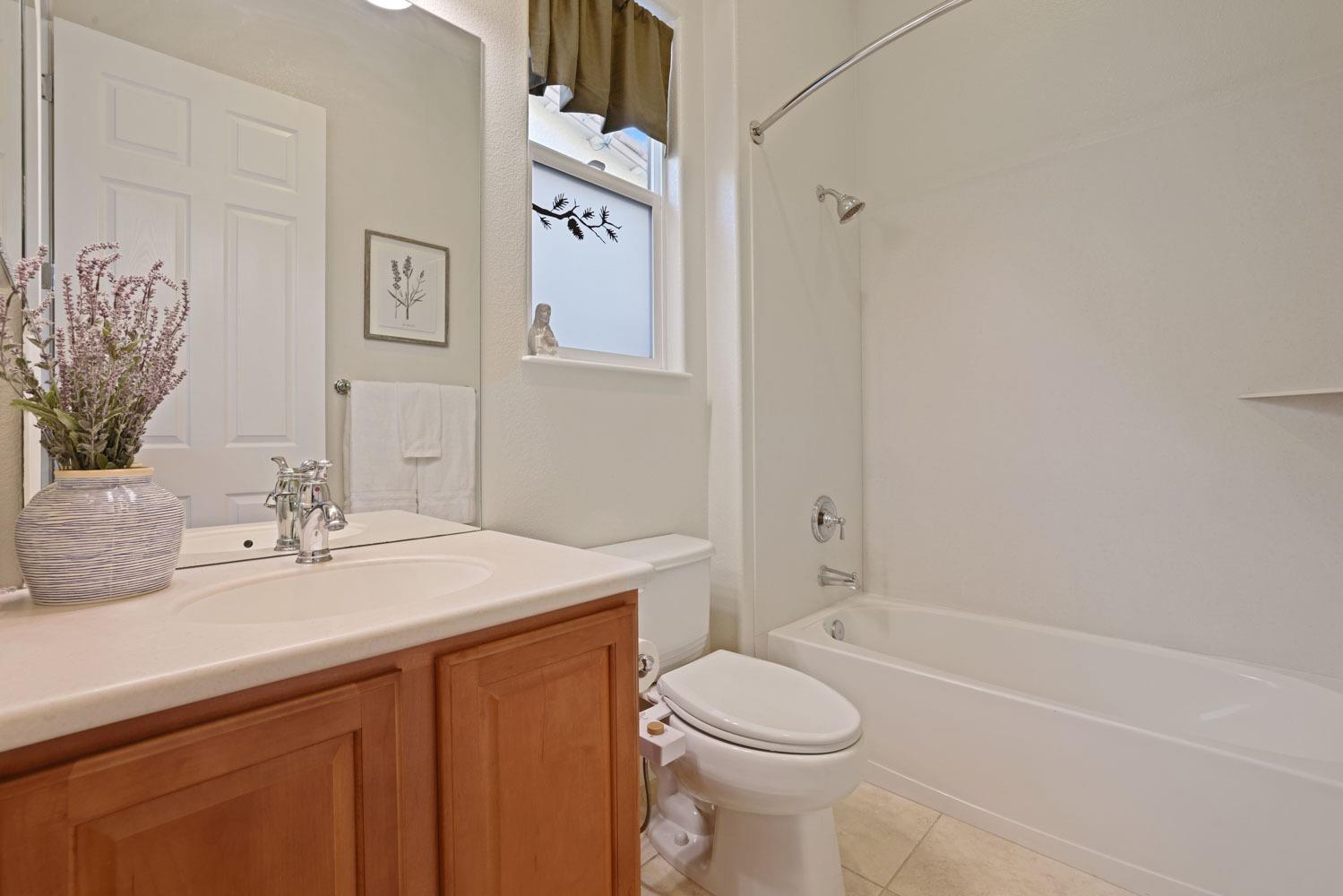 Detail Gallery Image 34 of 61 For 2453 Gardenstone Pl, Manteca,  CA 95336 - 2 Beds | 2/1 Baths