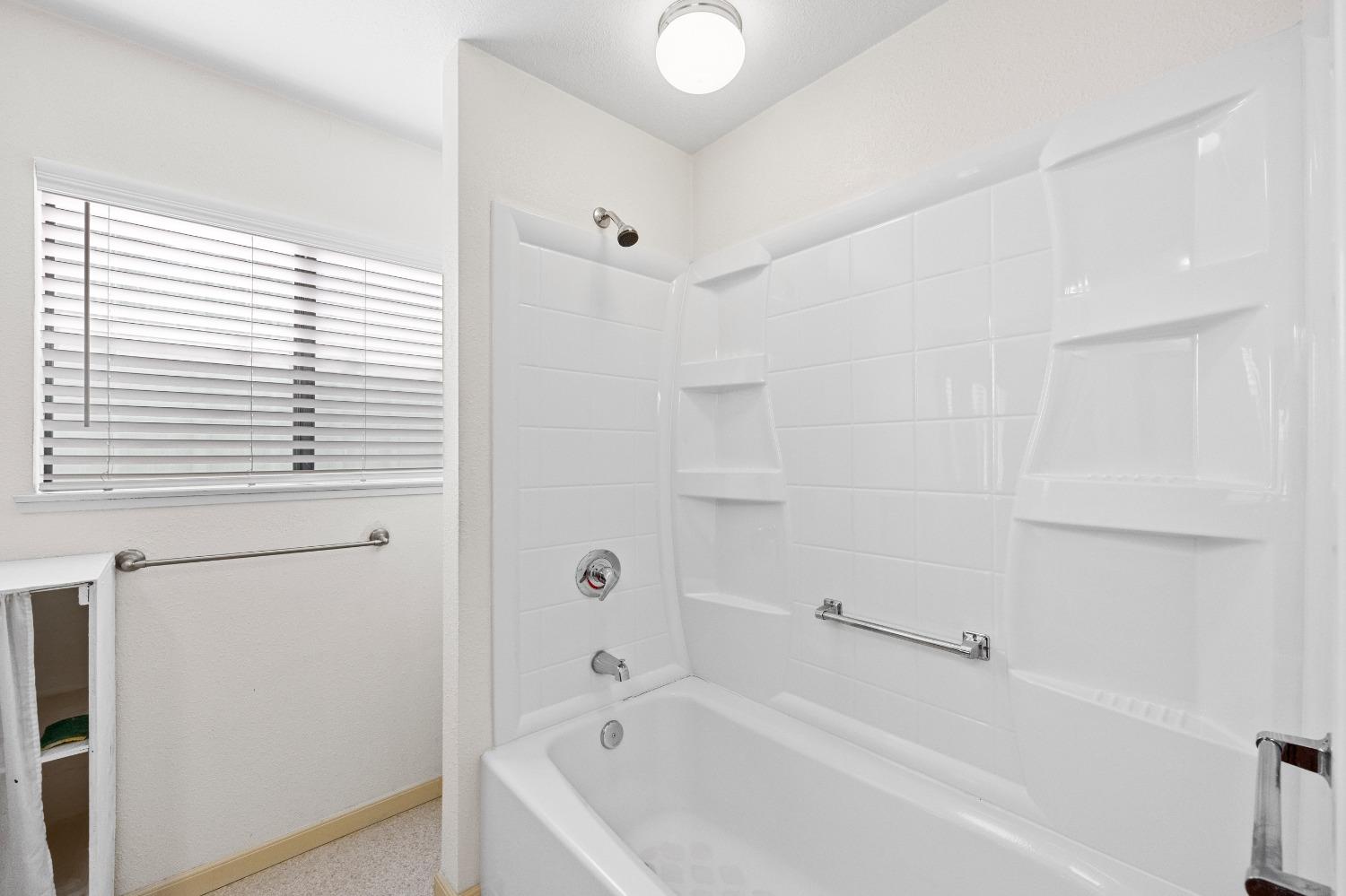 Detail Gallery Image 21 of 38 For 2370 19th Ave, Sacramento,  CA 95822 - 2 Beds | 2 Baths