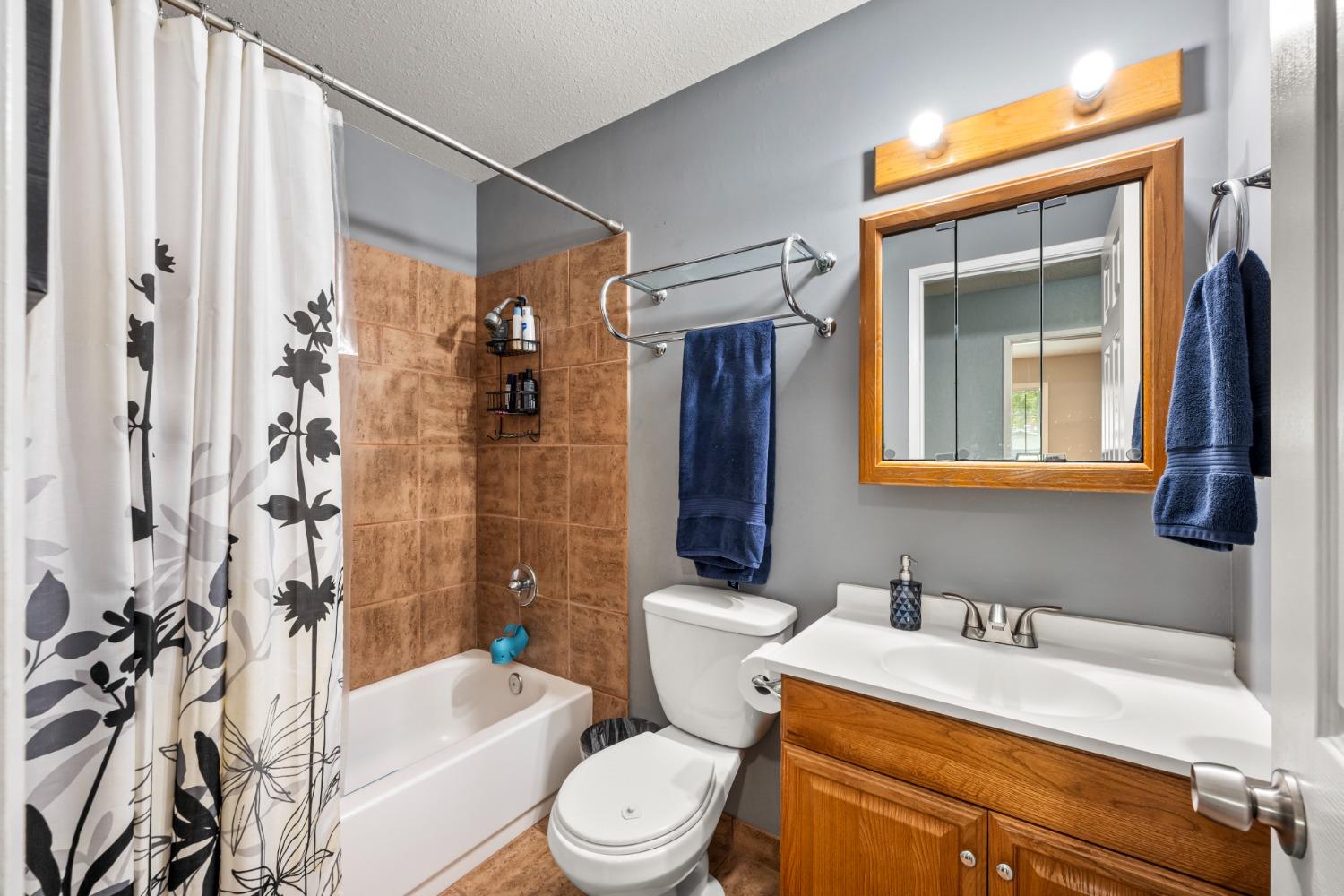 Detail Gallery Image 12 of 22 For 8429 Yardley Way, Citrus Heights,  CA 95621 - 4 Beds | 2 Baths