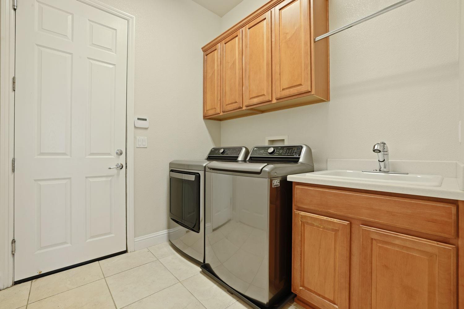 Detail Gallery Image 24 of 61 For 2453 Gardenstone Pl, Manteca,  CA 95336 - 2 Beds | 2/1 Baths