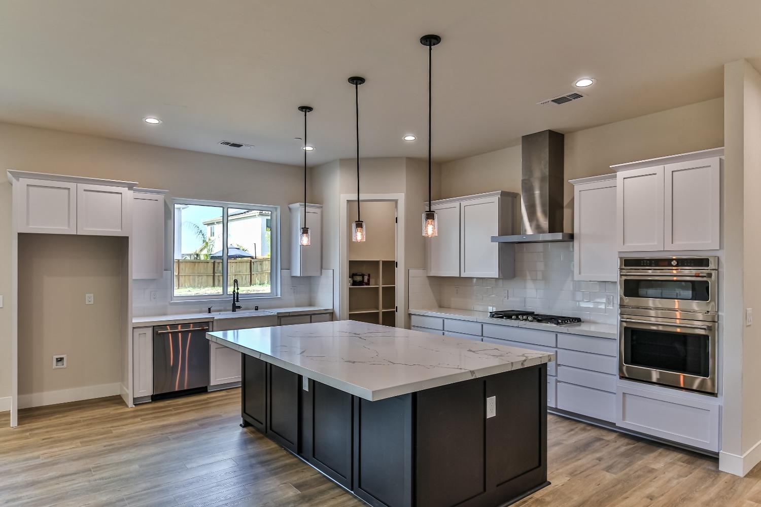 Detail Gallery Image 2 of 75 For 4182 Dias Ln, Rocklin,  CA 95677 - 5 Beds | 4 Baths