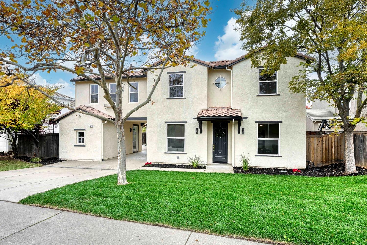 Detail Gallery Image 2 of 46 For 7971 Belhaven Way, El Dorado Hills,  CA 95762 - 5 Beds | 4 Baths