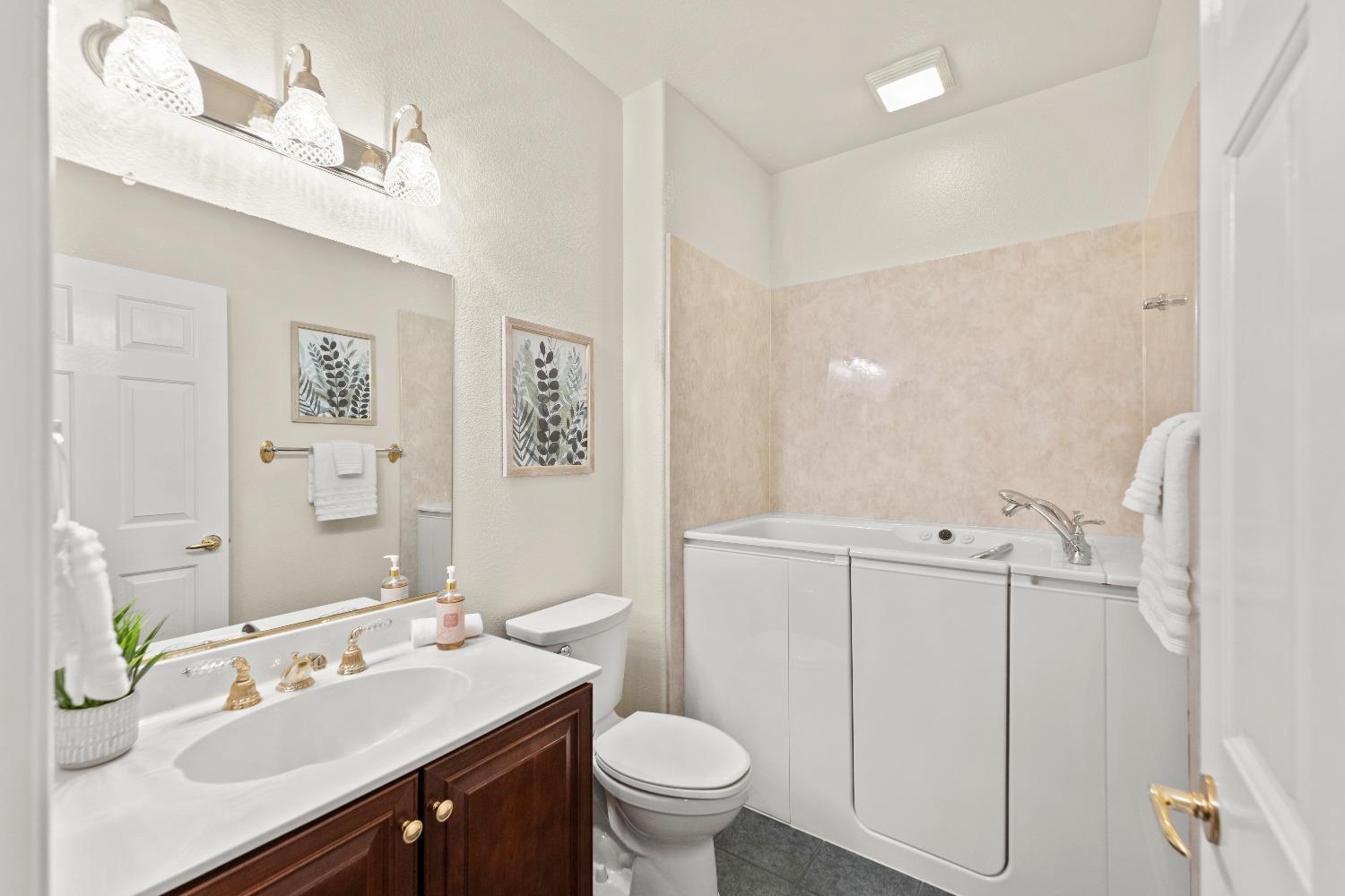 Detail Gallery Image 59 of 71 For 1318 Rose Bouquet Dr, Lincoln,  CA 95648 - 2 Beds | 2 Baths