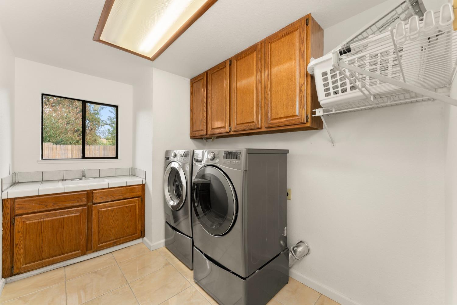 Detail Gallery Image 29 of 39 For 4220 Waymar Ct, Carmichael,  CA 95608 - 3 Beds | 2 Baths