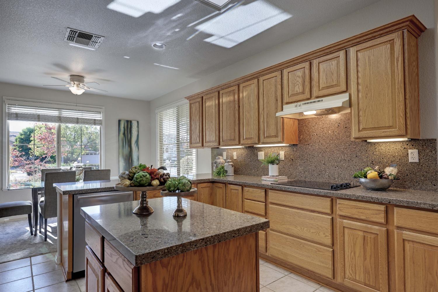 Detail Gallery Image 14 of 61 For 500 Stillwater Ct, Lincoln,  CA 95648 - 3 Beds | 2 Baths