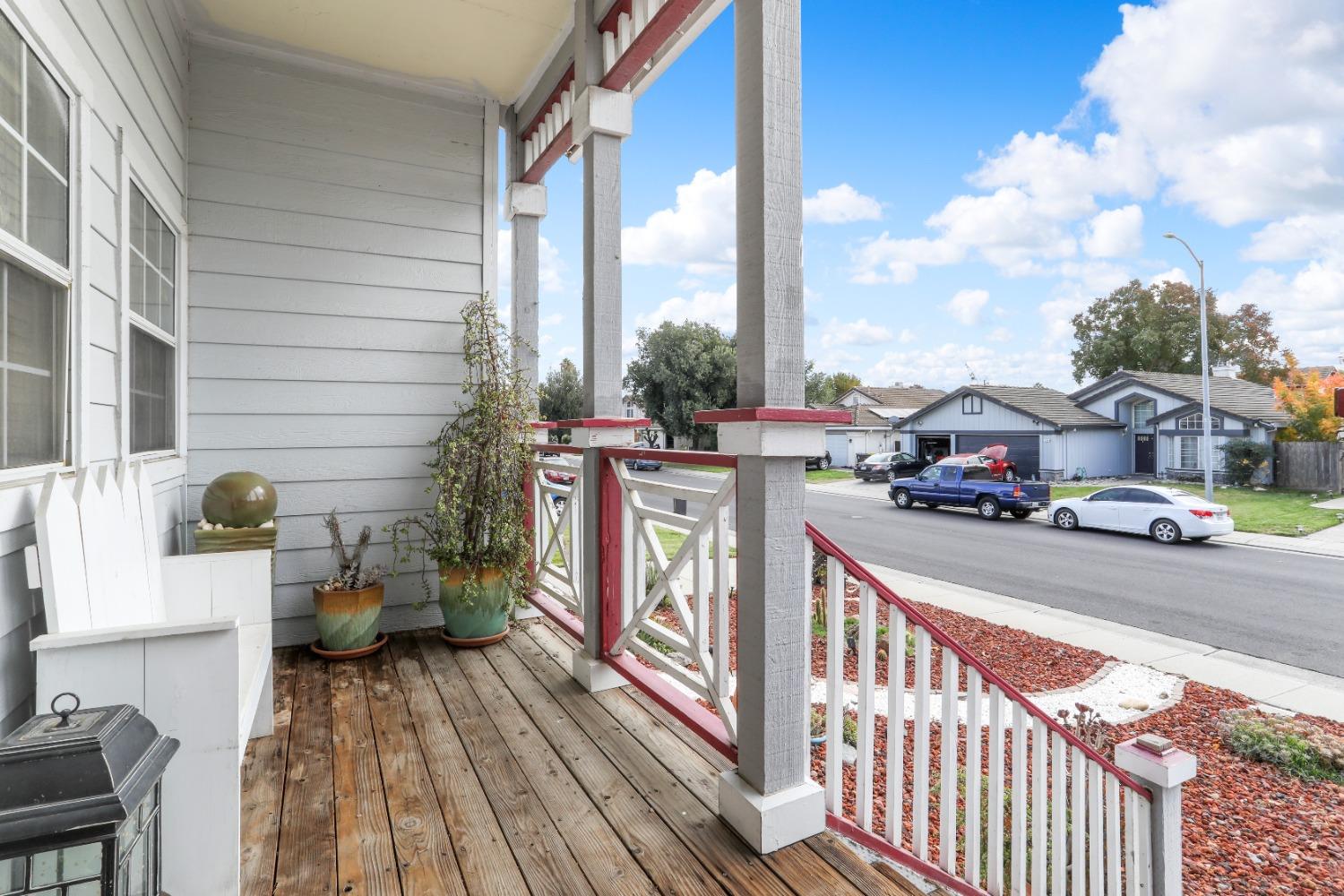 Detail Gallery Image 5 of 33 For 741 Prairie Dunes Dr, Lathrop,  CA 95330 - 4 Beds | 2/1 Baths