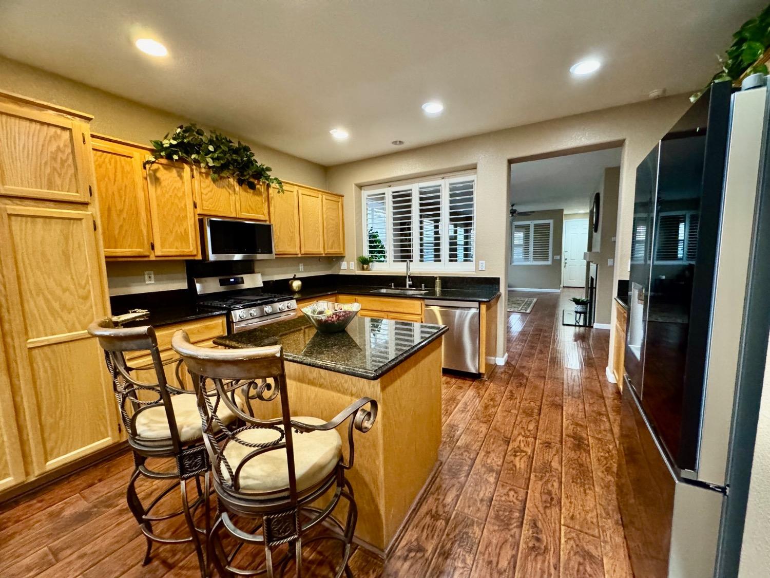 Detail Gallery Image 9 of 10 For 5011 Tuckerman Way, Sacramento,  CA 95835 - 3 Beds | 2 Baths