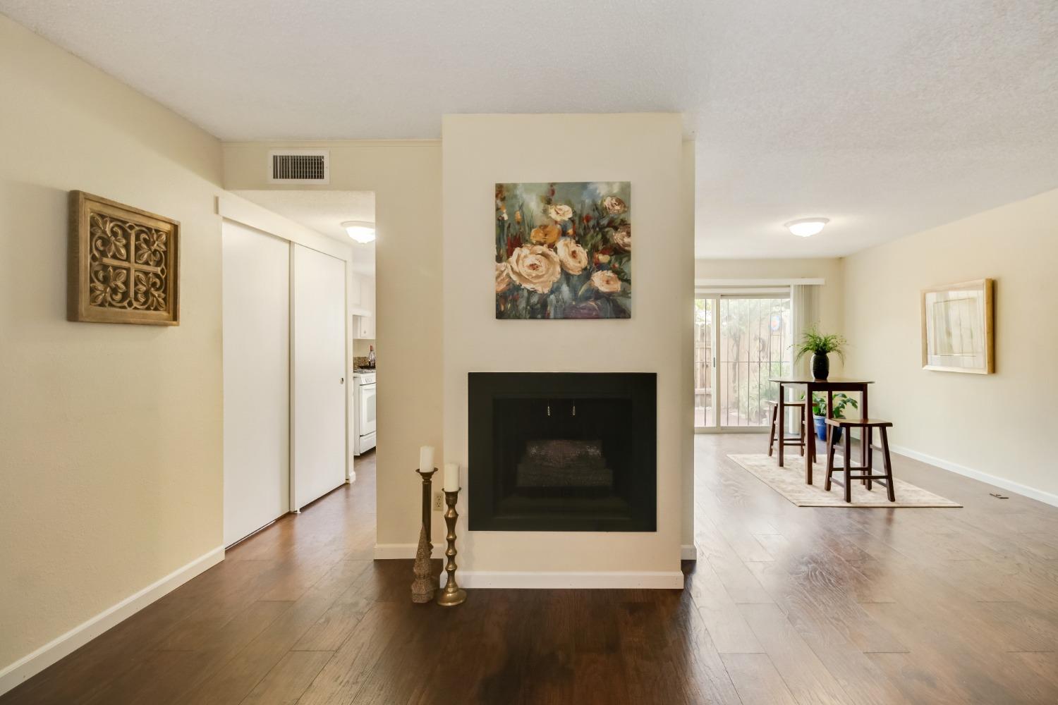 Detail Gallery Image 6 of 31 For 3227 Casitas Bonito, Sacramento,  CA 95825 - 3 Beds | 2/1 Baths