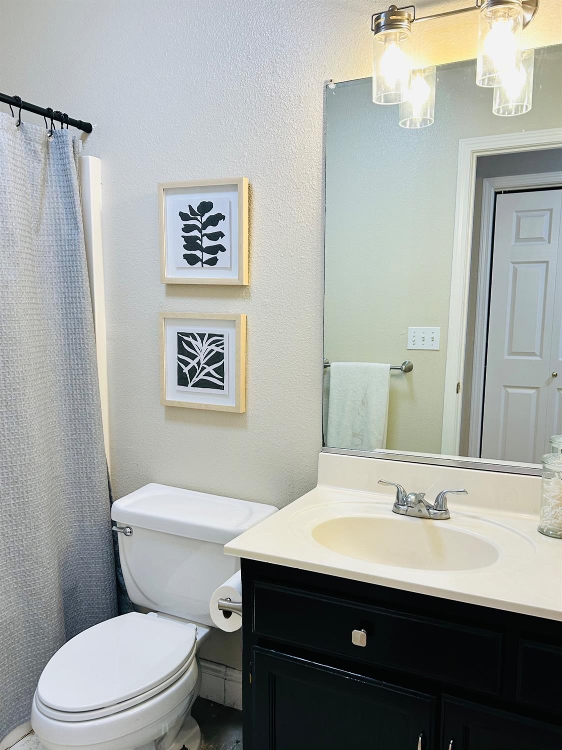 Detail Gallery Image 12 of 16 For 12 Wysong Ct, Chico,  CA 95928 - 3 Beds | 2 Baths