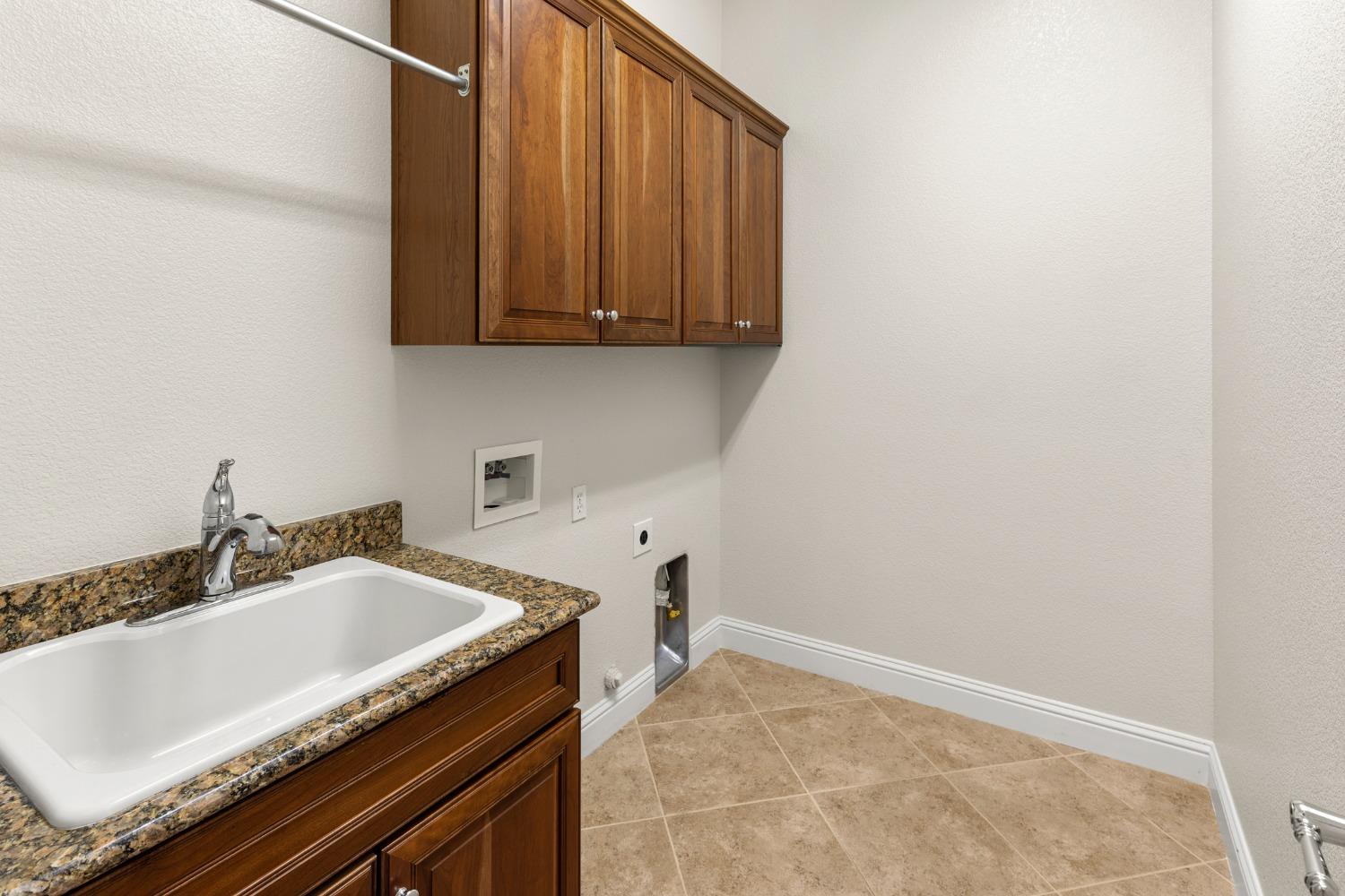 Detail Gallery Image 43 of 57 For 2359 Langtree Dr, Roseville,  CA 95747 - 3 Beds | 2 Baths