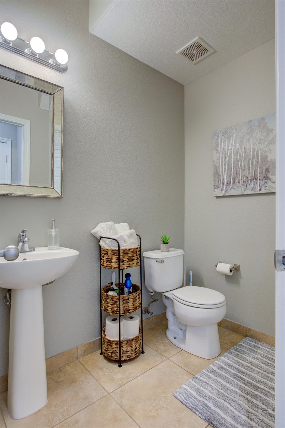 Detail Gallery Image 16 of 33 For 2521 Jubilee Dr, Turlock,  CA 95380 - 4 Beds | 2/1 Baths