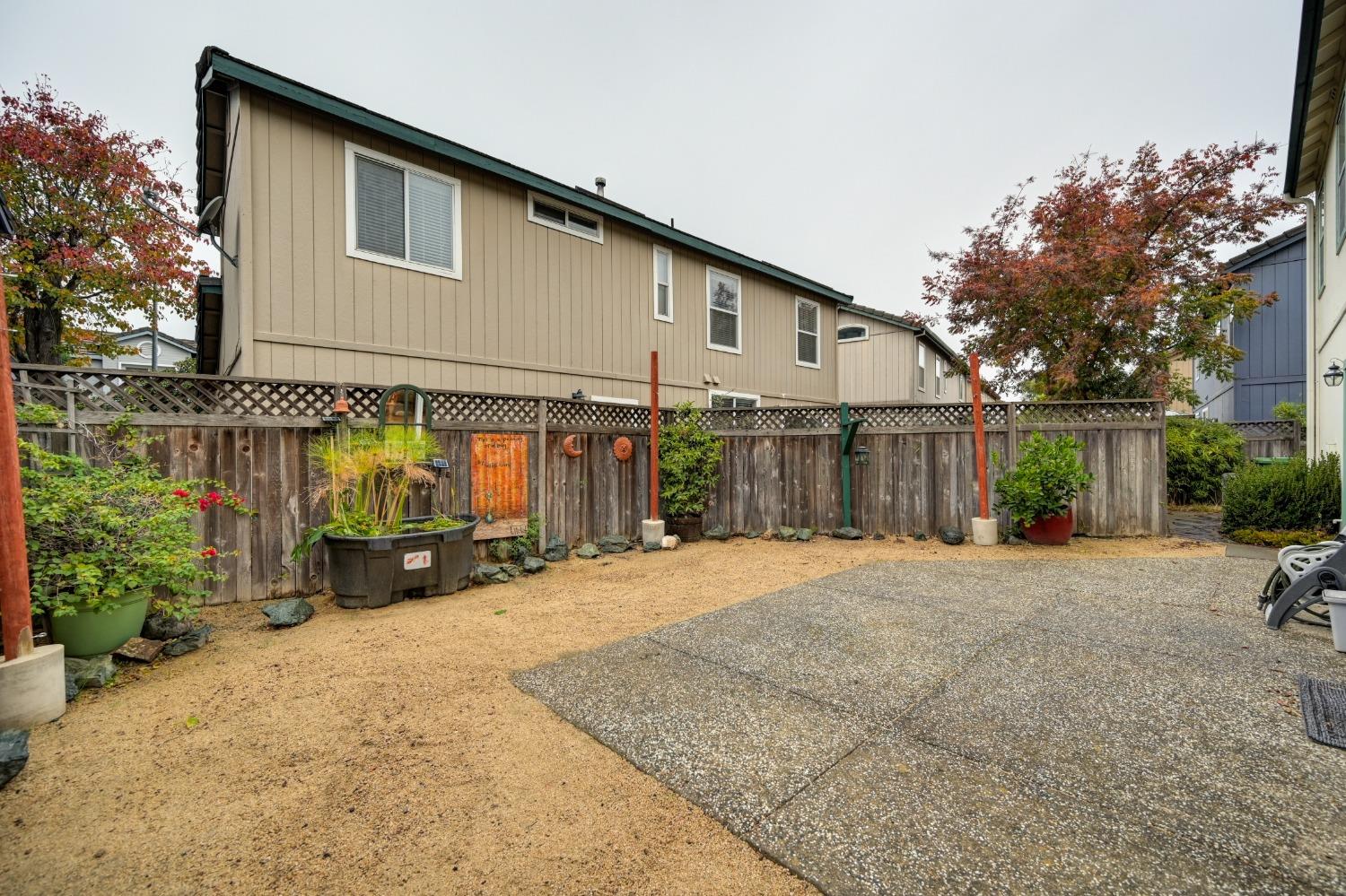 Detail Gallery Image 34 of 41 For 9570 Dominion Wood Ln, Elk Grove,  CA 95758 - 3 Beds | 2/1 Baths