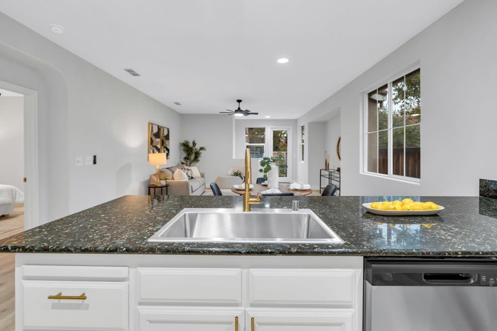 Detail Gallery Image 18 of 53 For 3157 Brunnet Ln, Sacramento,  CA 95833 - 3 Beds | 2 Baths