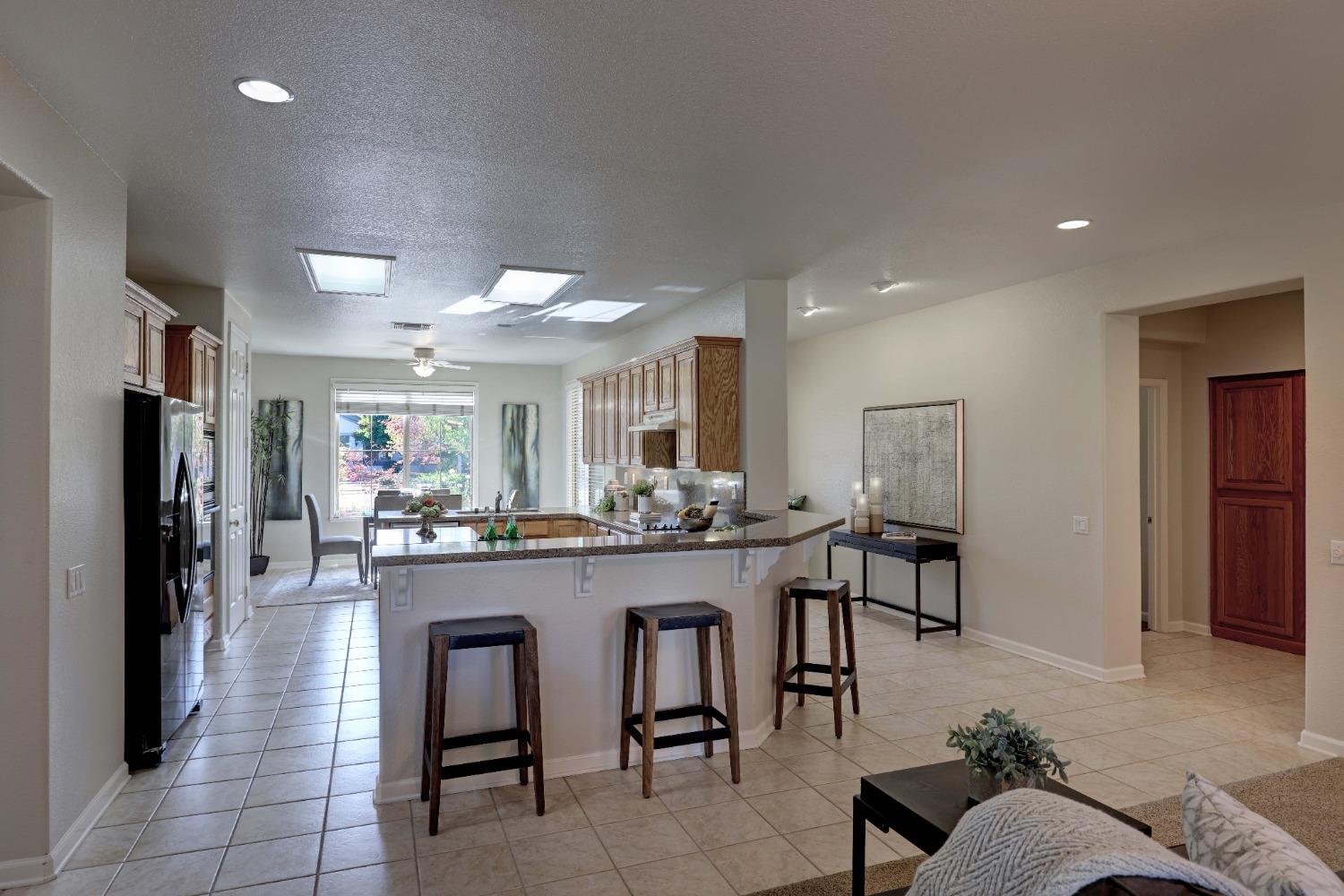 Detail Gallery Image 10 of 61 For 500 Stillwater Ct, Lincoln,  CA 95648 - 3 Beds | 2 Baths