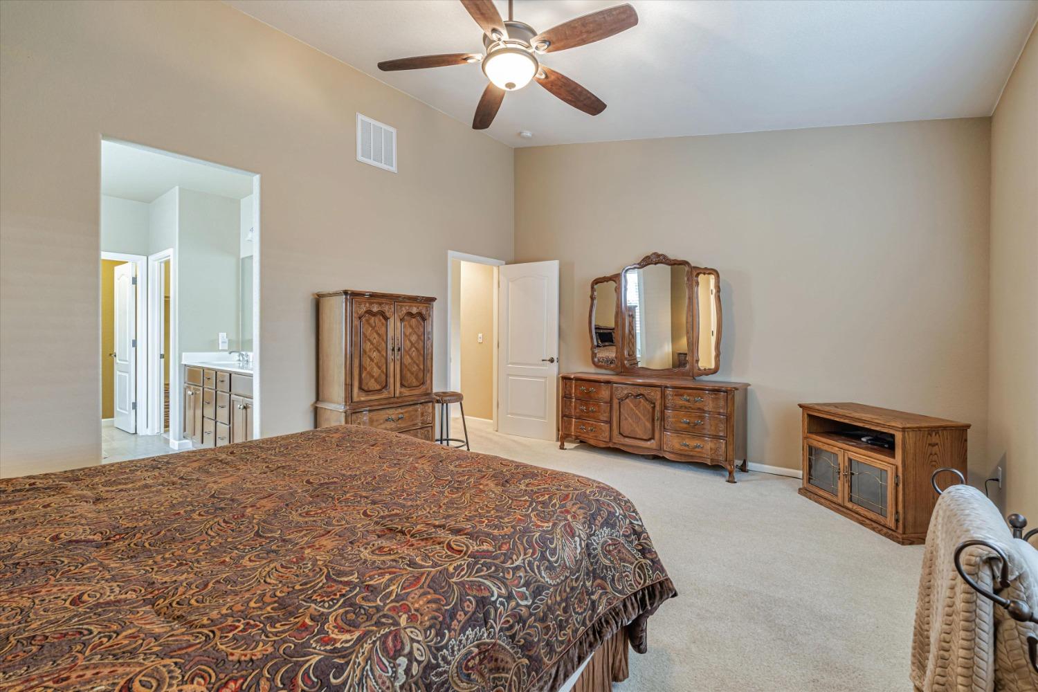 Detail Gallery Image 11 of 27 For 2025 Mariposa Dr, Hughson,  CA 95326 - 4 Beds | 2/1 Baths