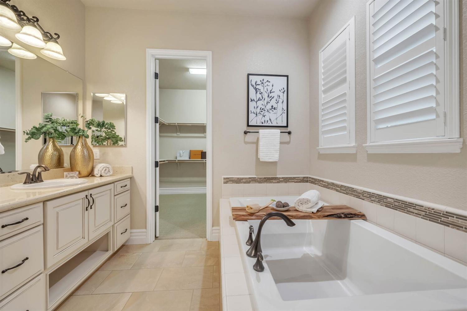 Detail Gallery Image 21 of 35 For 3625 Miners Ravine Dr, Roseville,  CA 95661 - 3 Beds | 2/1 Baths