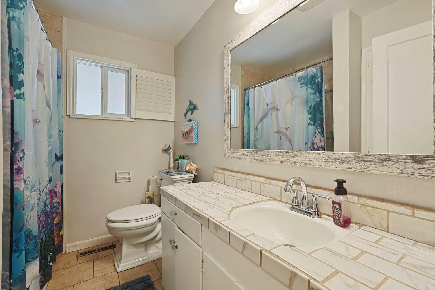 Detail Gallery Image 20 of 33 For 2054 Bristol Ave, Stockton,  CA 95204 - 4 Beds | 2 Baths