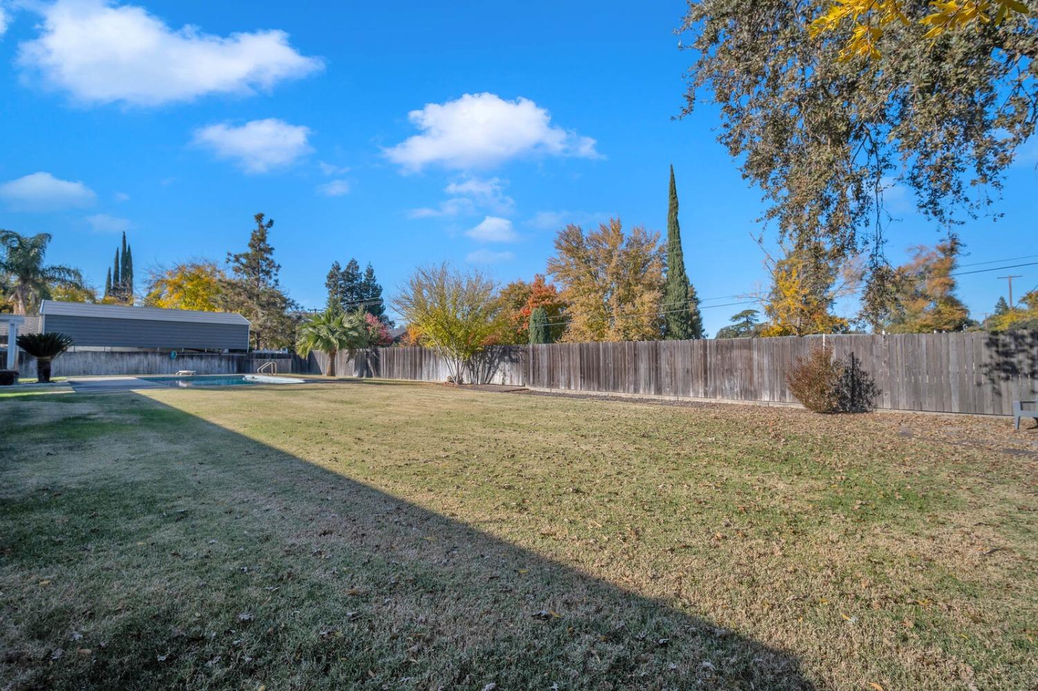 Detail Gallery Image 11 of 42 For 1461 Country Club Rd, Olivehurst,  CA 95961 - 3 Beds | 2 Baths