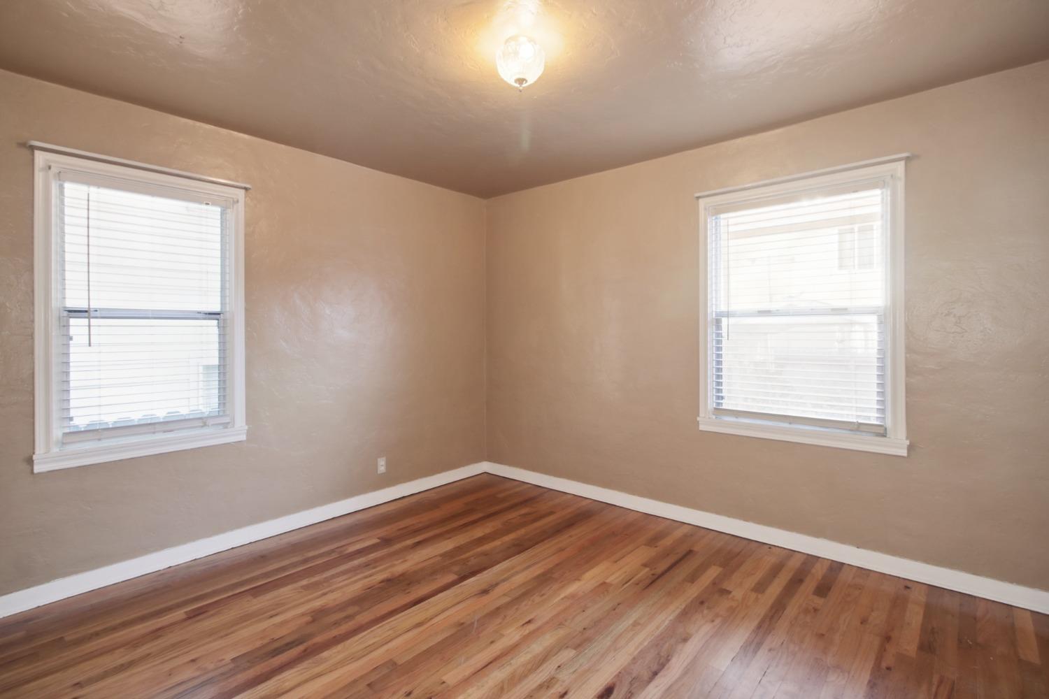 Detail Gallery Image 10 of 43 For 1505 V St, Sacramento,  CA 95818 - 3 Beds | 2 Baths